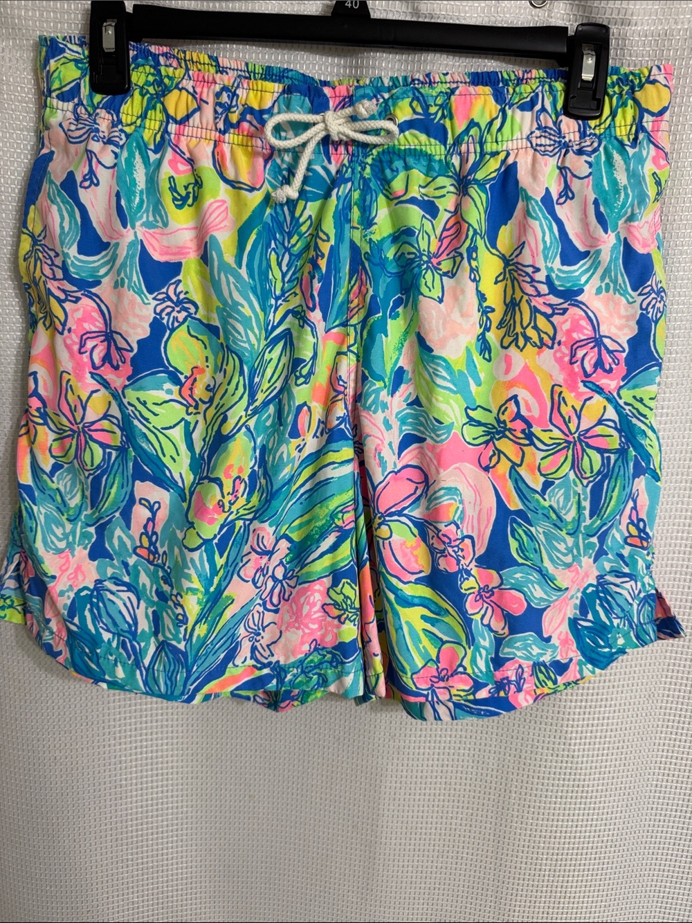 Lilly Pulitzer men’s Capri Trunk swim trunks. Size XL